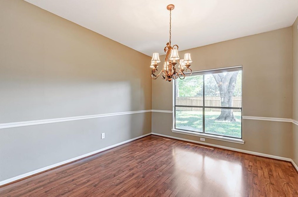 207 Meadows Ct, Sugar Land TX  77479-5130 exterior