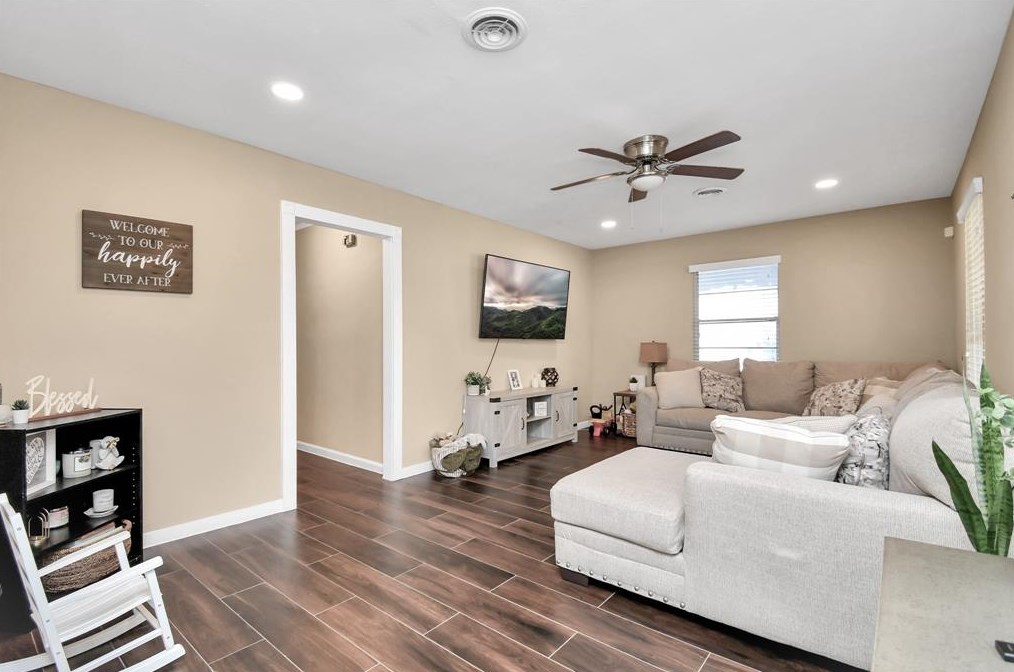 10263 Old Orchard Rd, Morgans Point TX  77571-4227 exterior