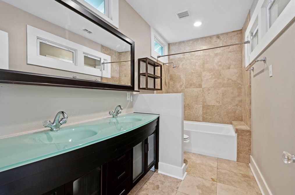 1516 Waverly, Houston TX  77007-1443 exterior