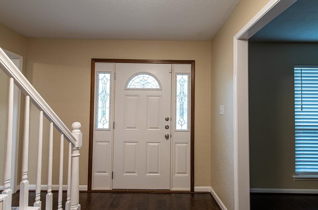 1818 Eagle Falls St, Houston TX  77077-4923 exterior