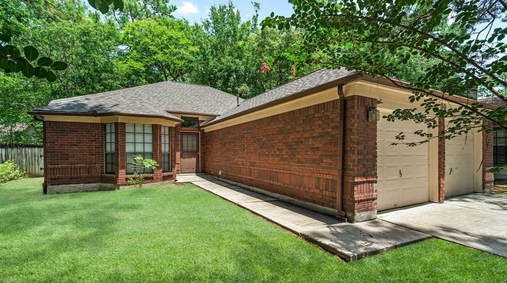 30 Whistlers Walk Pl, Spring TX  77381-3034 exterior