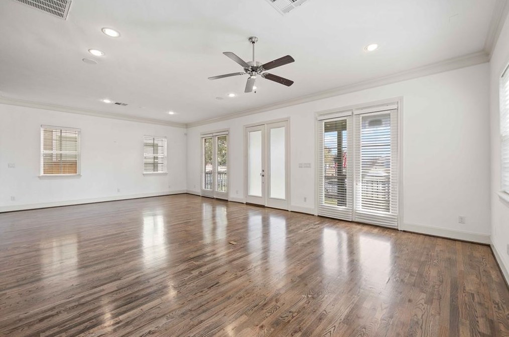 8760 Kempwood Dr, Houston TX  77080-4108 exterior