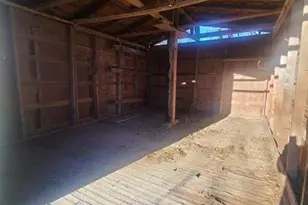 309 E Wharton Ave, Electra, TX 76360 - Photo 11