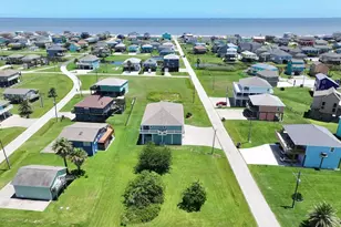 906 Westview, Crystal Beach, TX 77650 - Photo 47