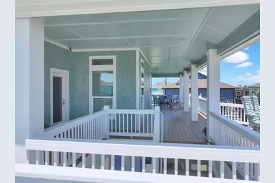 906 Westview, Crystal Beach, TX 77650 - Photo 13