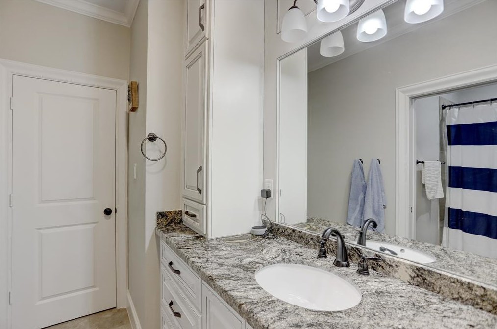 6806 Heron Dr, Houston TX  77087-6620 exterior