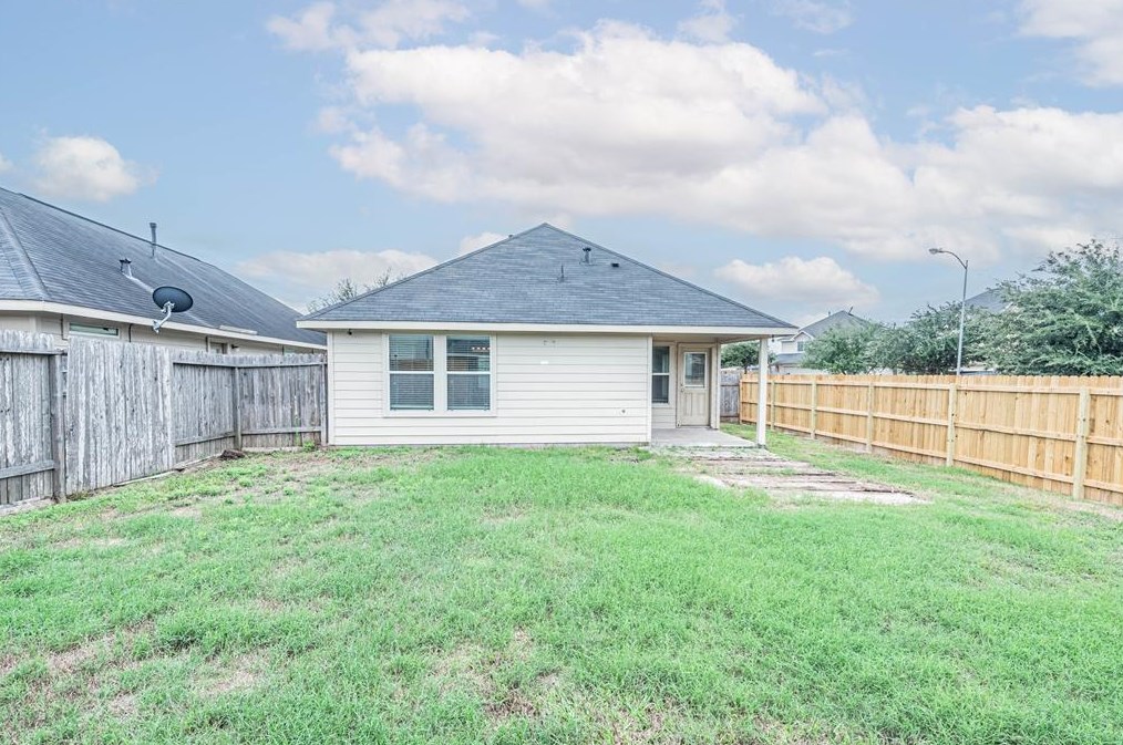 14950 Hidalgo Valley Ln, Houston TX  77090-2491 exterior