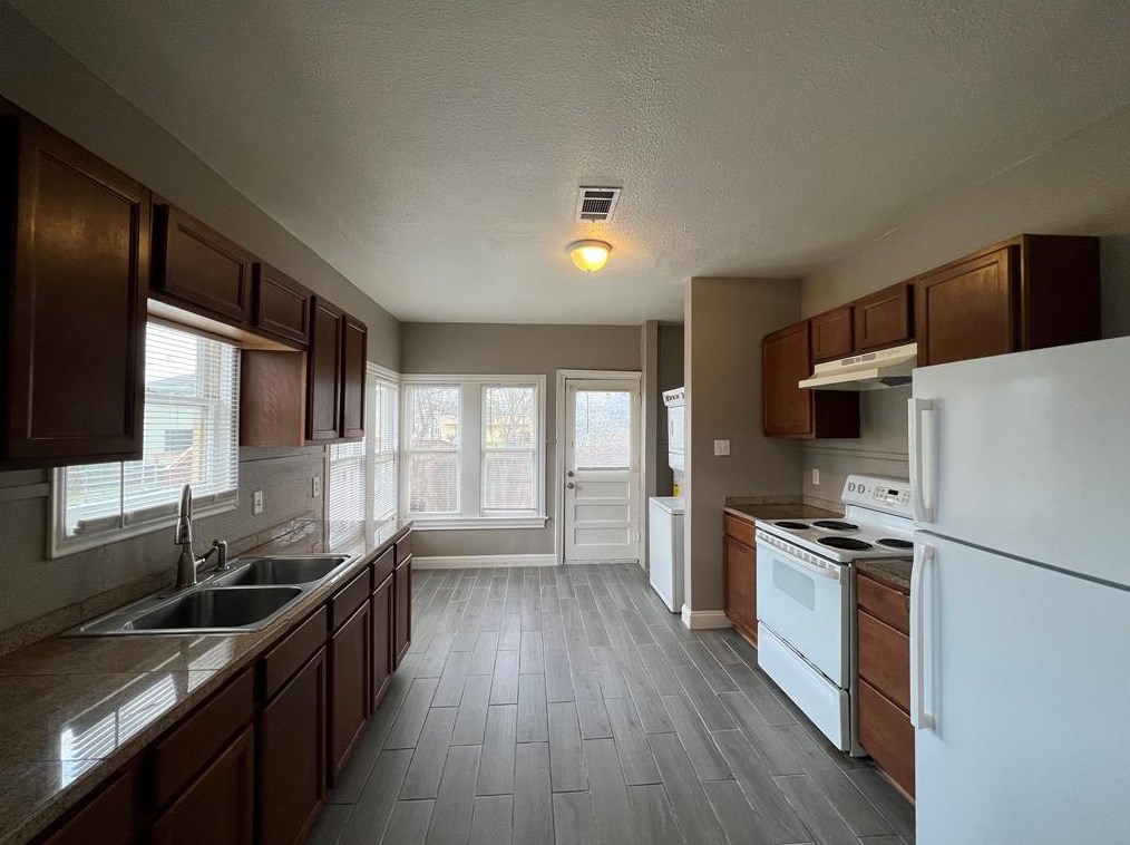 515 40th St, Houston TX  77022-4731 exterior