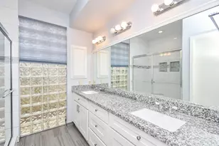 11747 Riverview Dr, Houston, TX 77077 - Photo 43