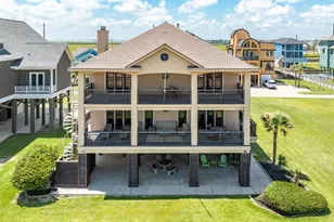 9 Blue Heron Dr, Jamaica Beach, TX 77554 - Photo 1