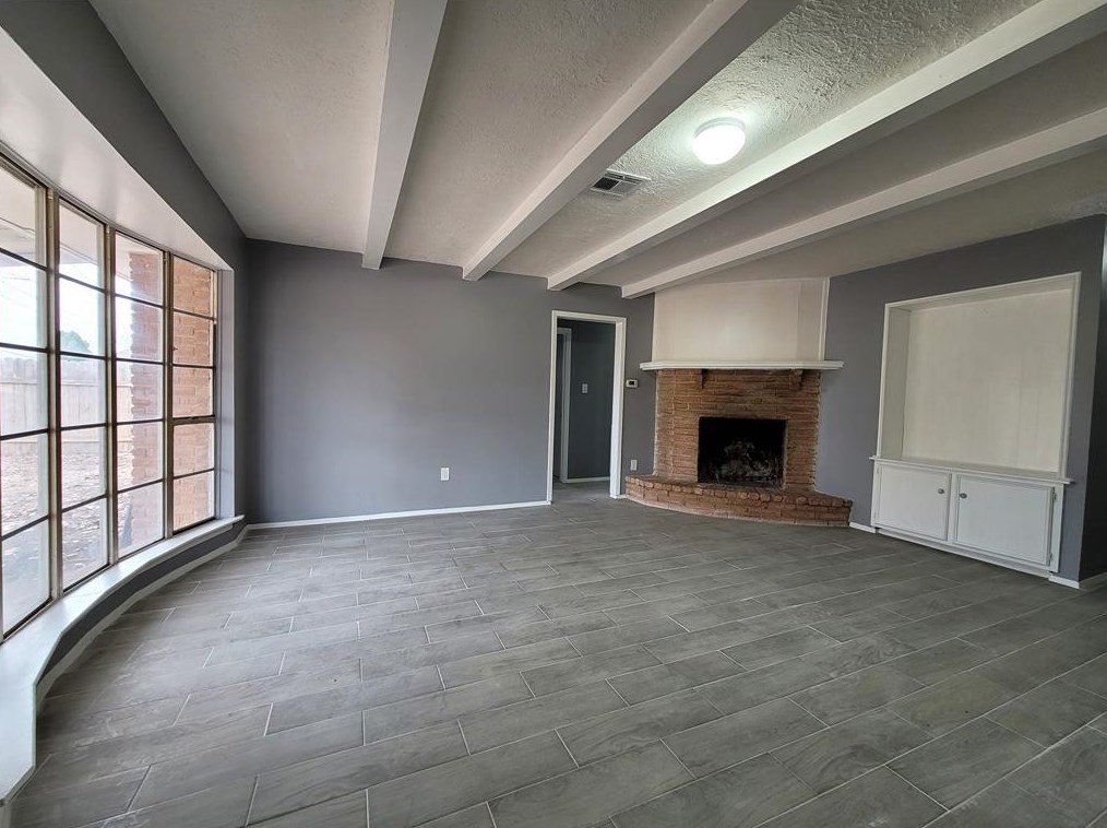 8630 Amblewood Dr, Houston TX  77099-1602 exterior