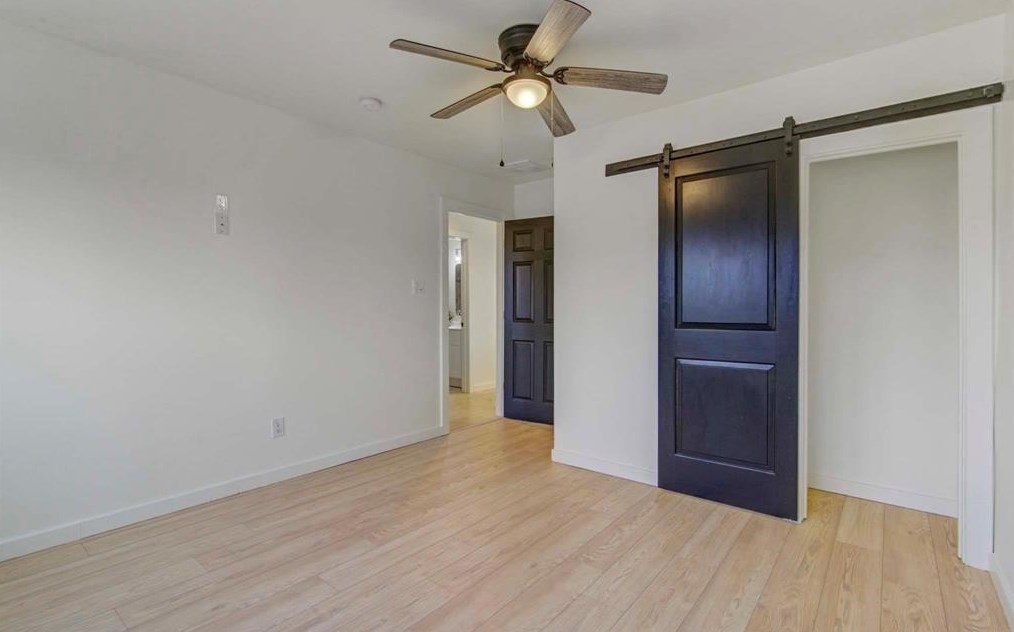 2522 Baycrest Dr, Houston TX  77058-3704 exterior