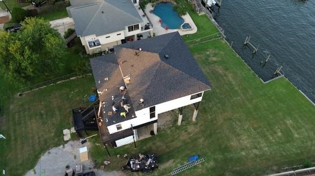 2522 Baycrest Dr, Houston TX  77058-3704 exterior