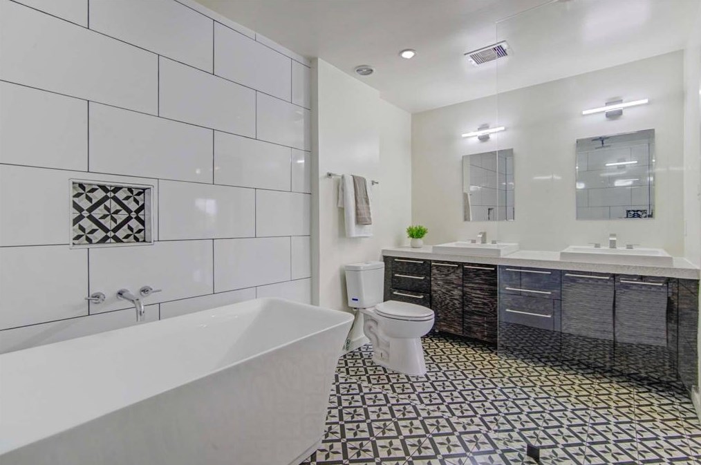 2522 Baycrest Dr, Houston TX  77058-3704 exterior