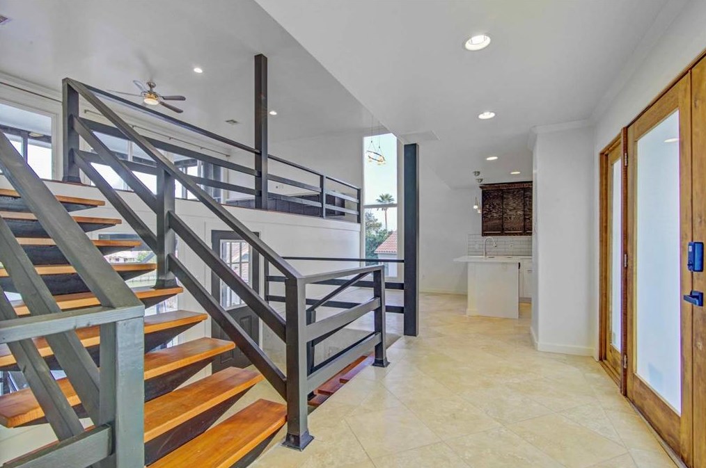 2522 Baycrest Dr, Houston TX  77058-3704 exterior