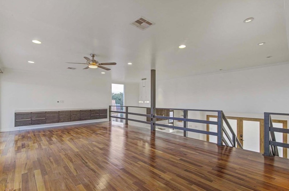 2522 Baycrest Dr, Houston TX  77058-3704 exterior