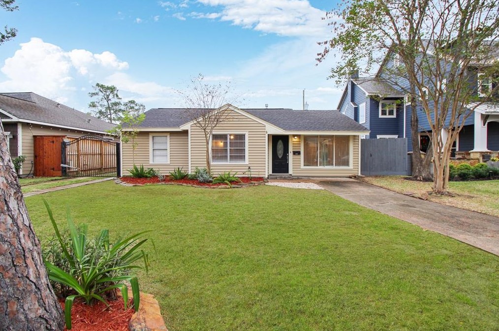 1635 Chippendale Rd, Houston TX  77018-5109 exterior