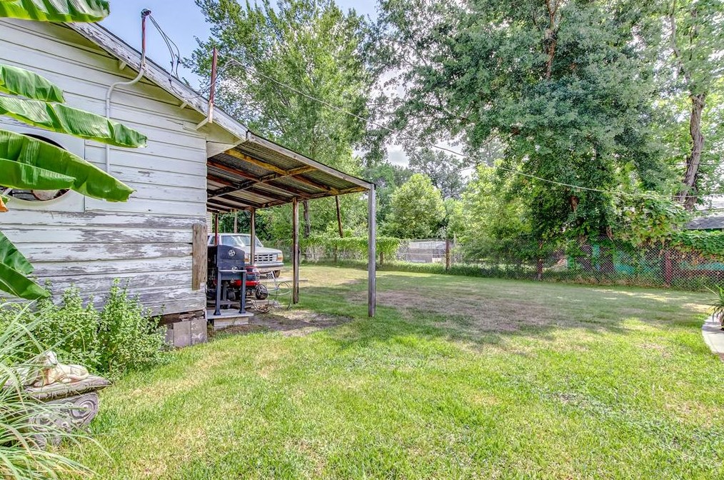 509 Robmore, Houston TX  77076-4329 exterior