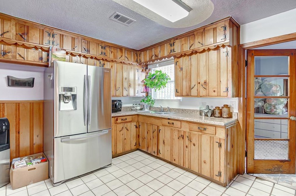 509 Robmore, Houston TX  77076-4329 exterior