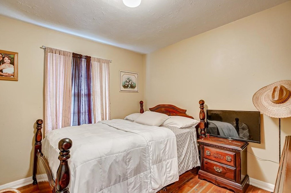 509 Robmore, Houston TX  77076-4329 exterior