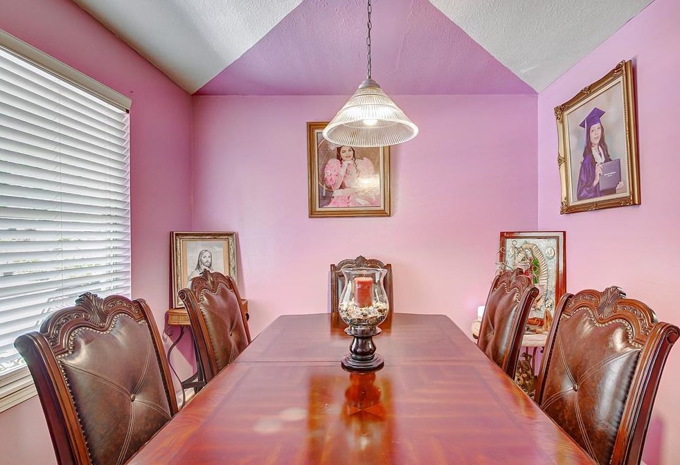 509 Robmore, Houston TX  77076-4329 exterior