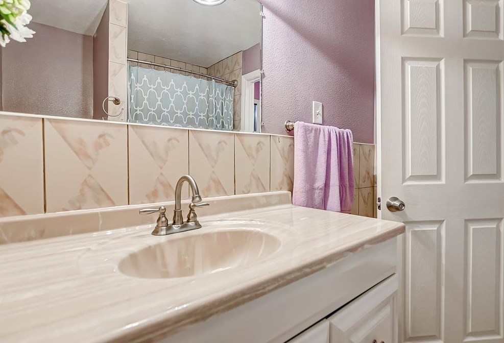 509 Robmore, Houston TX  77076-4329 exterior