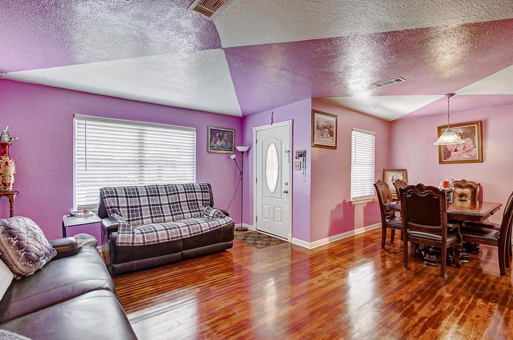 509 Robmore, Houston TX  77076-4329 exterior