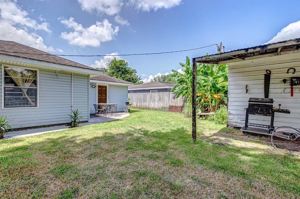 509 Robmore, Houston TX  77076-4329 exterior