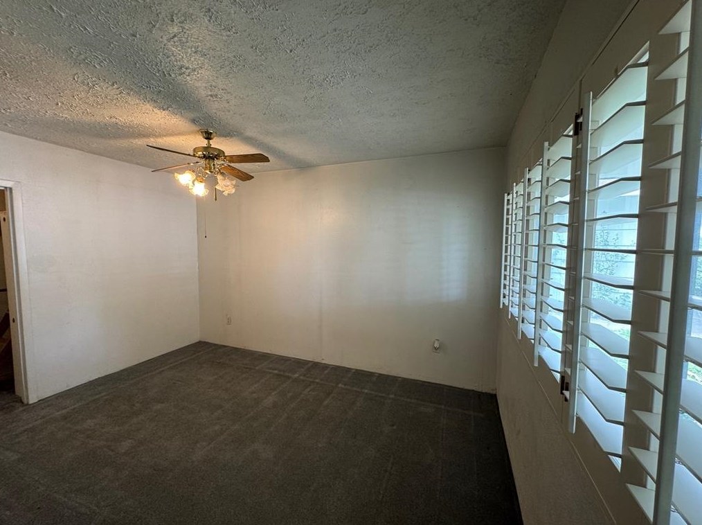 205 Rocky Crk Rd, Houston TX  exterior