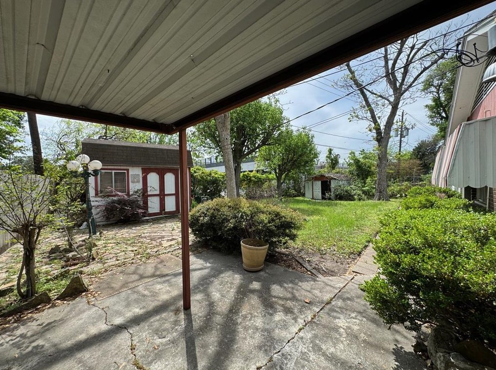 205 Rocky Crk Rd, Houston TX  exterior