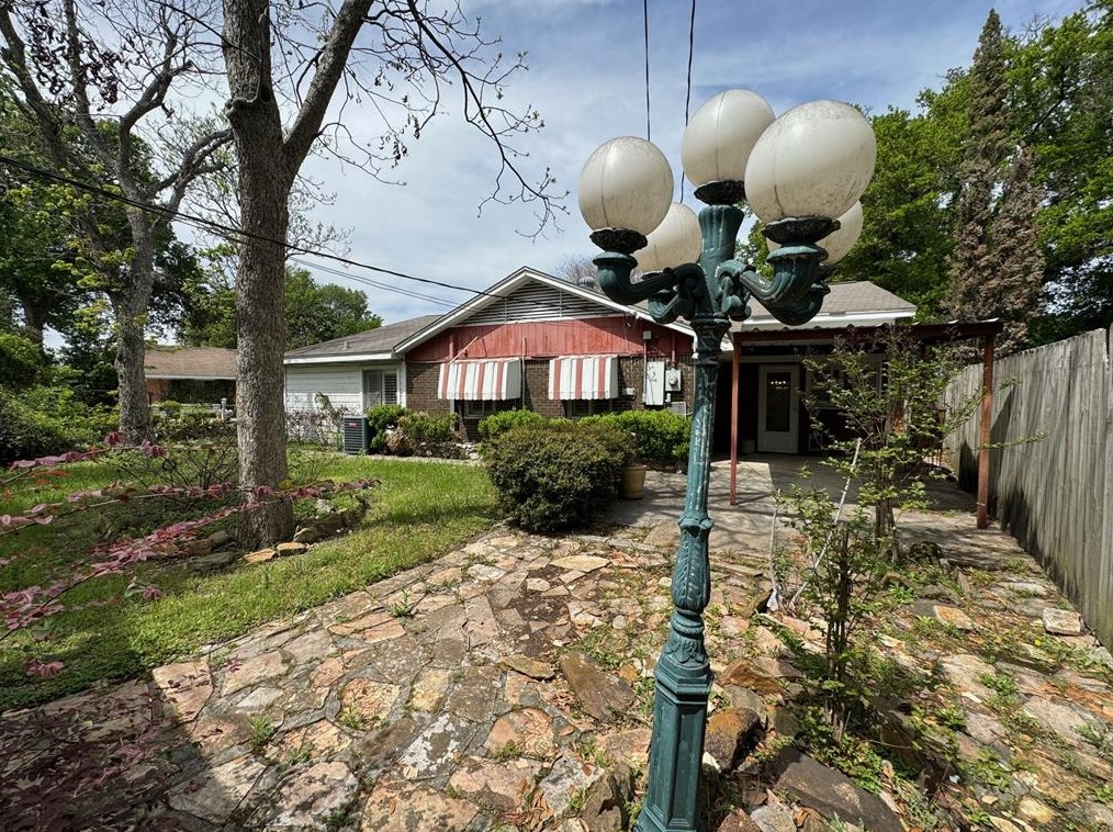 205 Rocky Crk Rd, Houston TX  exterior