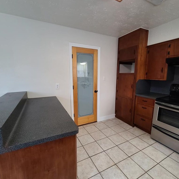 11214 Gloria Dr, Houston TX  77013-3330 exterior