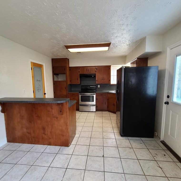 11214 Gloria Dr, Houston TX  77013-3330 exterior