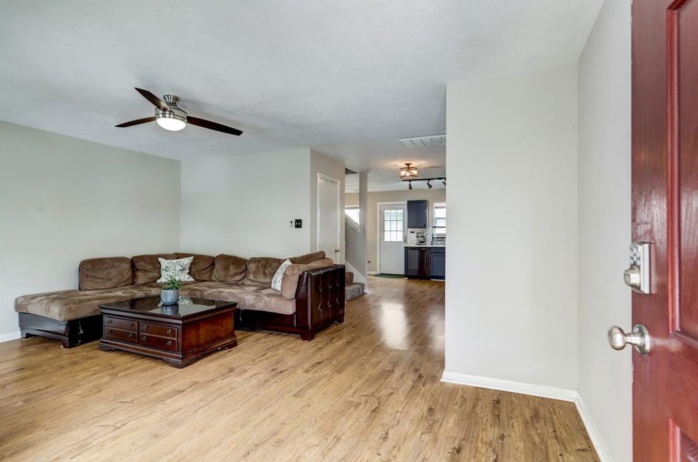 1106 Robin St, Houston TX  77019-4610 exterior