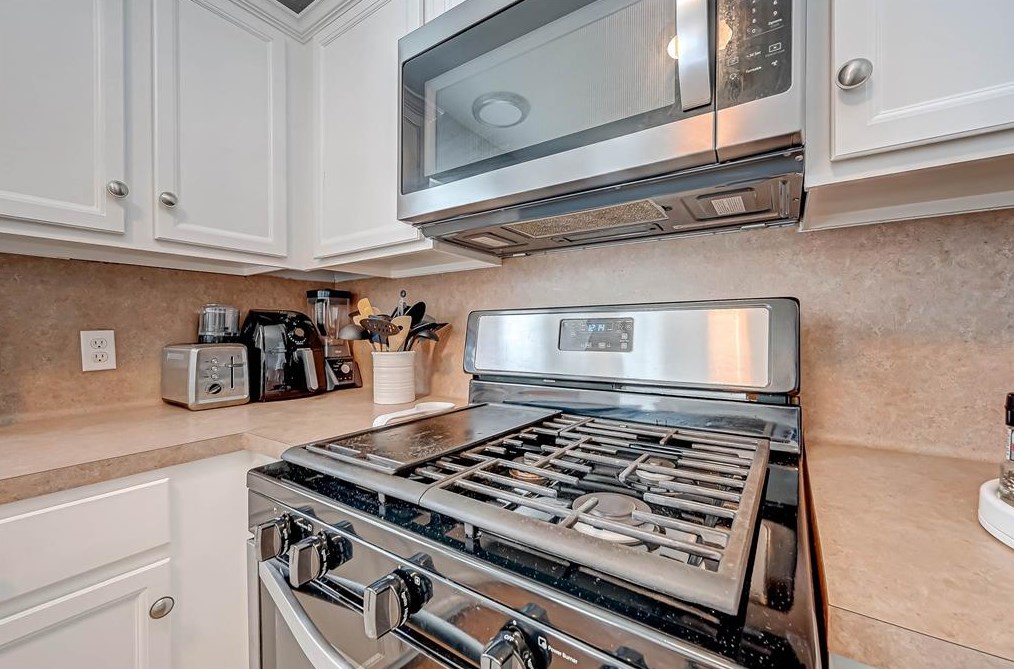 2614 Royal Blue Dr, Houston TX  77088-3341 exterior