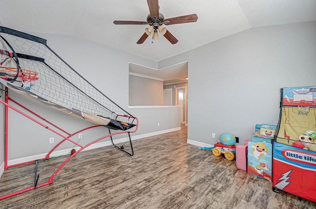 2614 Royal Blue Dr, Houston TX  77088-3341 exterior