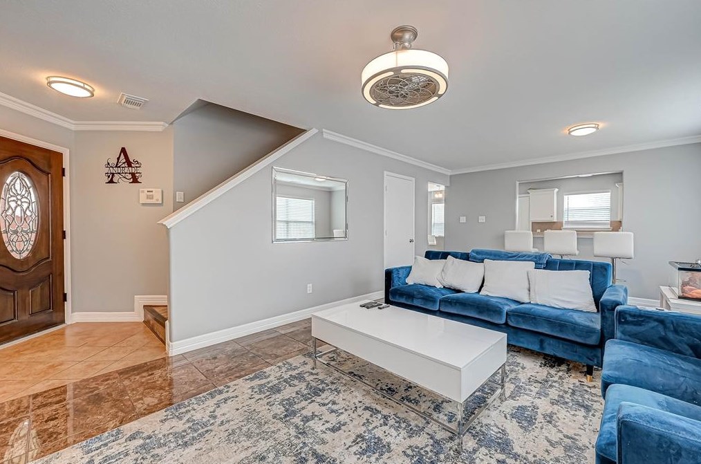 2614 Royal Blue Dr, Houston TX  77088-3341 exterior