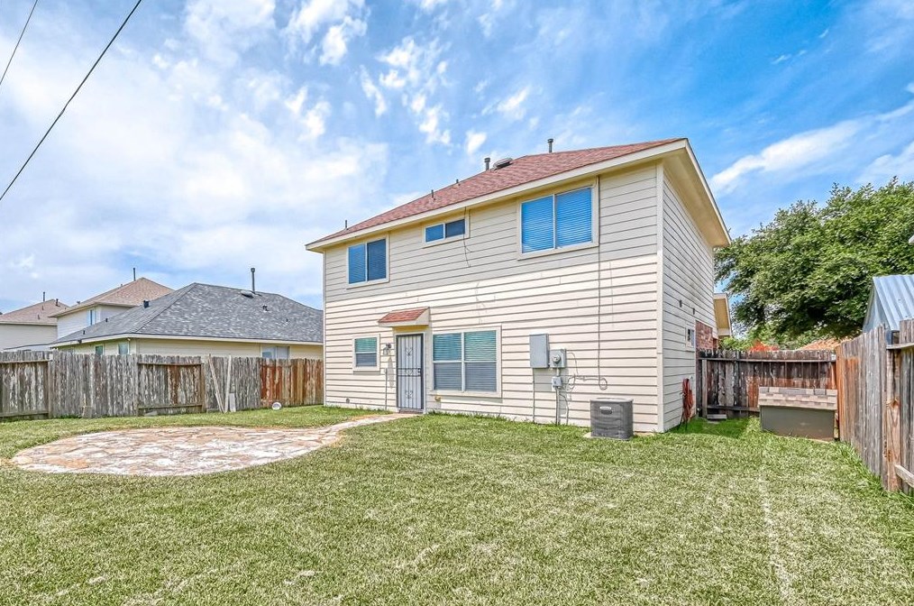 2614 Royal Blue Dr, Houston TX  77088-3341 exterior