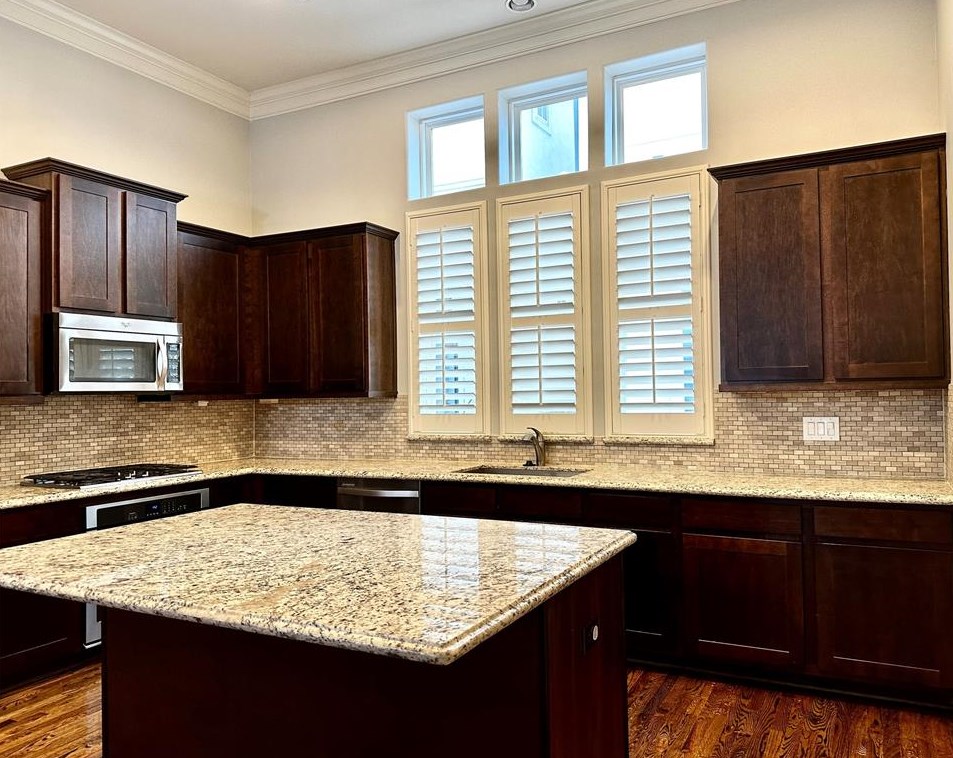1806 Dart St, Houston TX  77007-4027 exterior