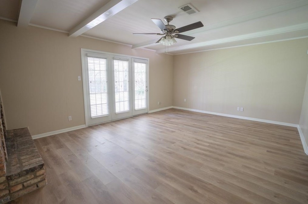 1614 Conrad Sauer Dr, Houston TX  77043-3305 exterior