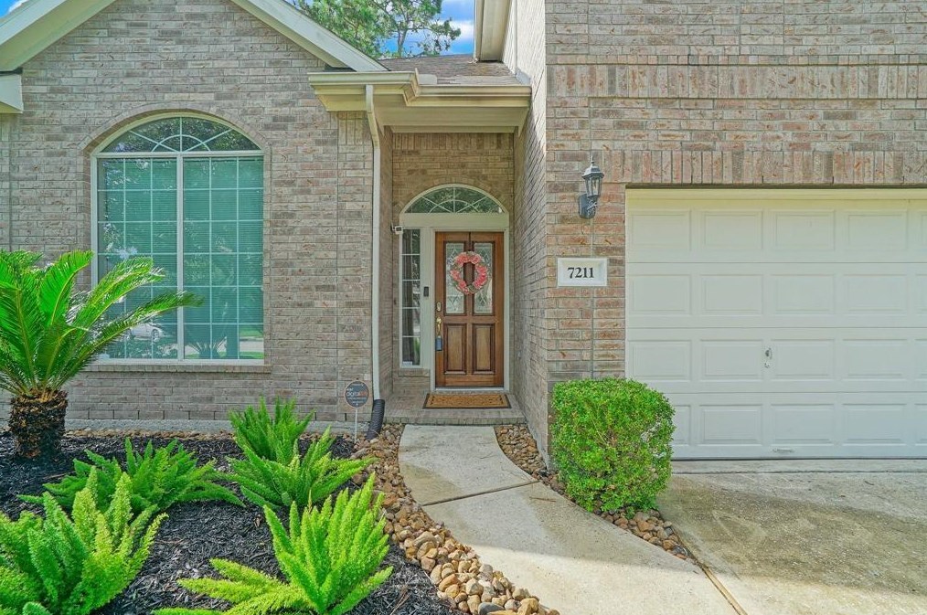 7211 Emerald Run Ln, Spring TX  77379-8230 exterior