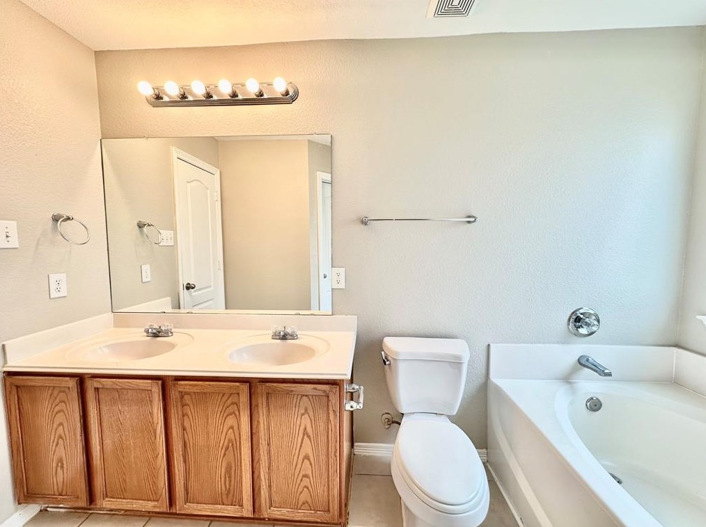 1052 Windy Grove Ln, Conroe TX  exterior