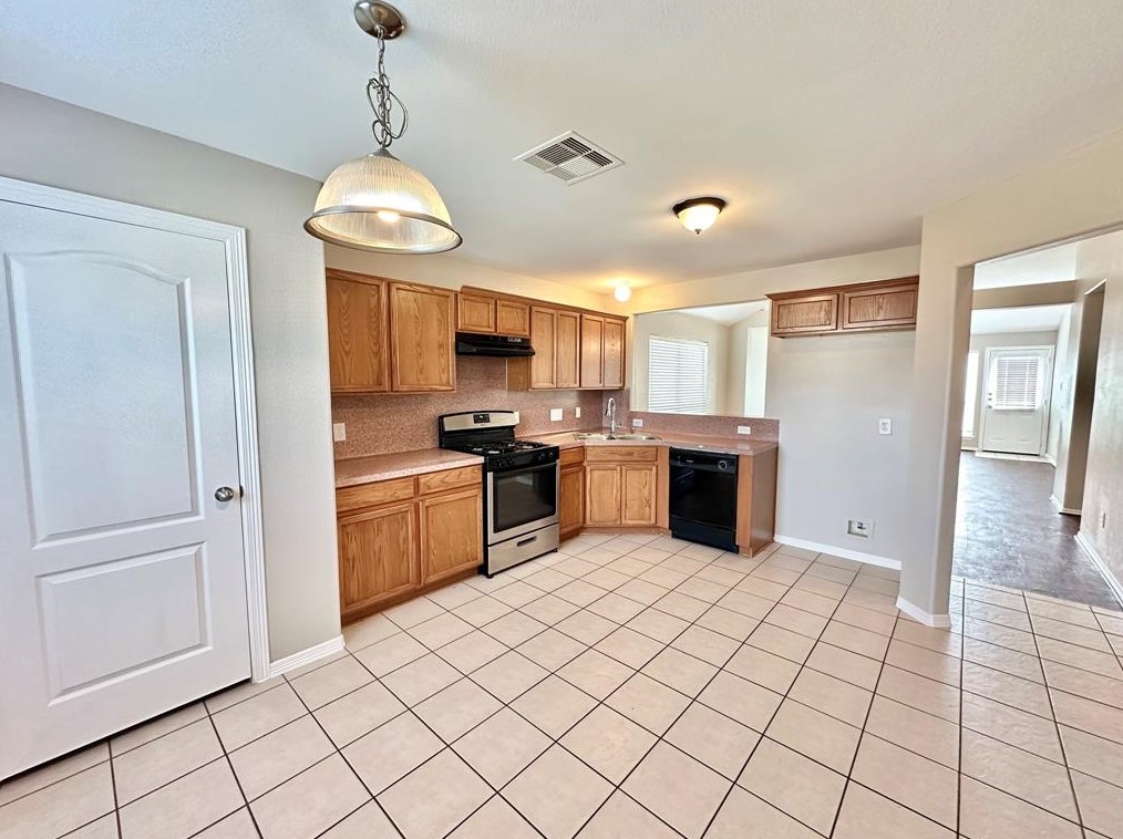 1052 Windy Grove Ln, Conroe TX  exterior