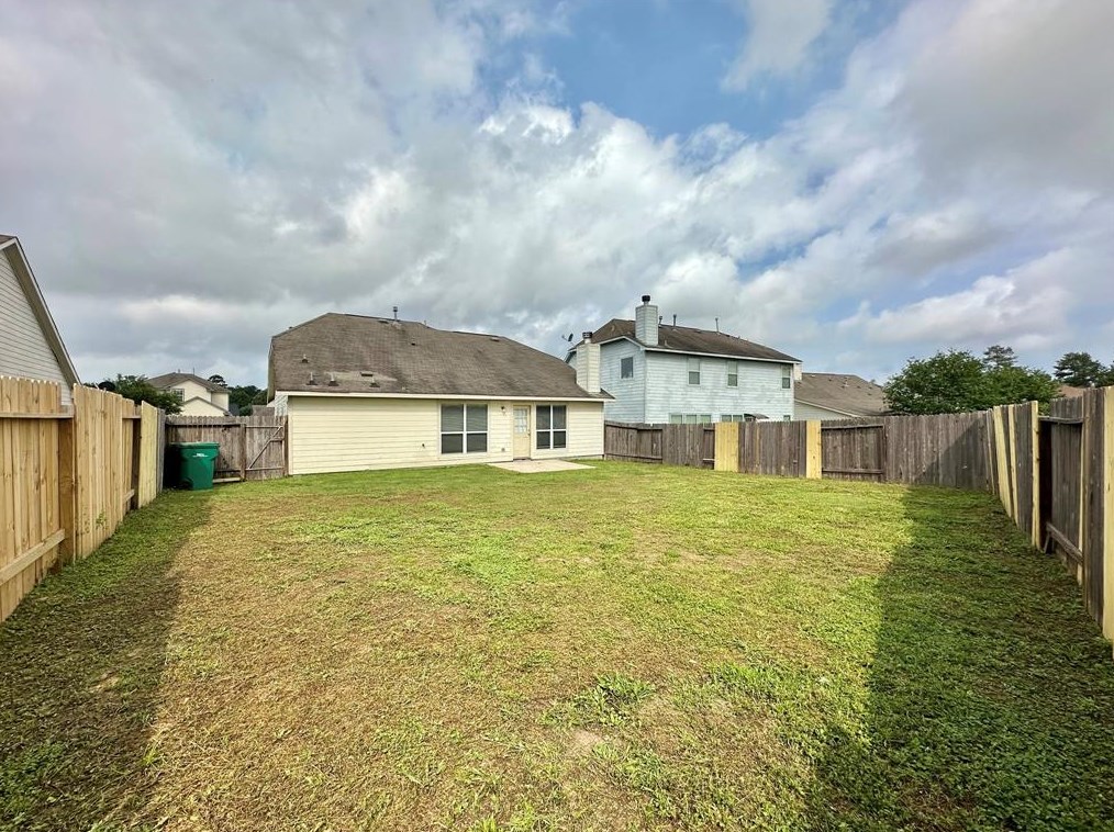 1052 Windy Grove Ln, Conroe TX  exterior