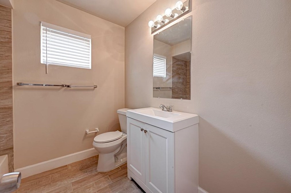 1506 Maux Dr, Houston TX 77043-3318 exterior