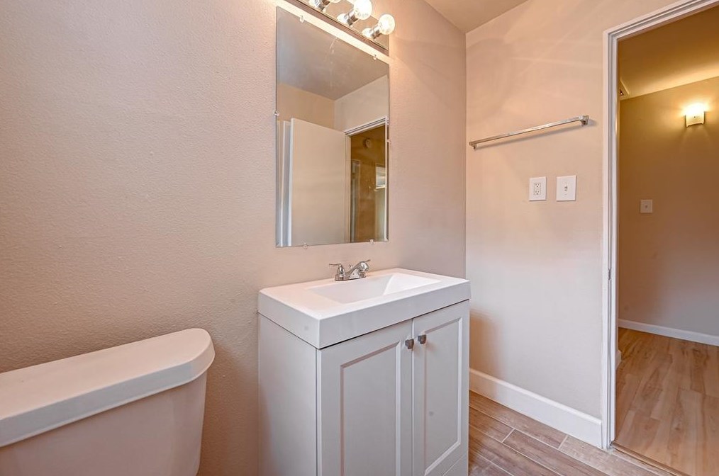 1506 Maux Dr, Houston TX 77043-3318 exterior