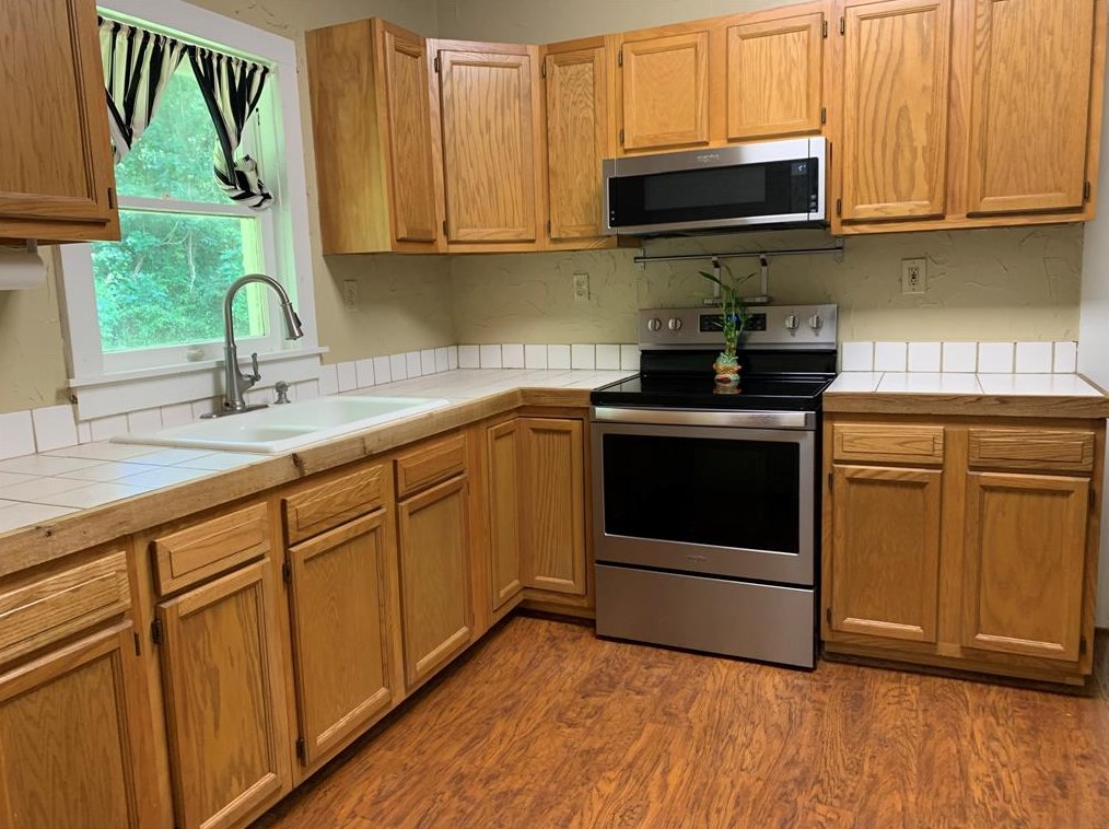 9743 Sleepy Hollow Rd, Conroe TX  77385-6157 exterior