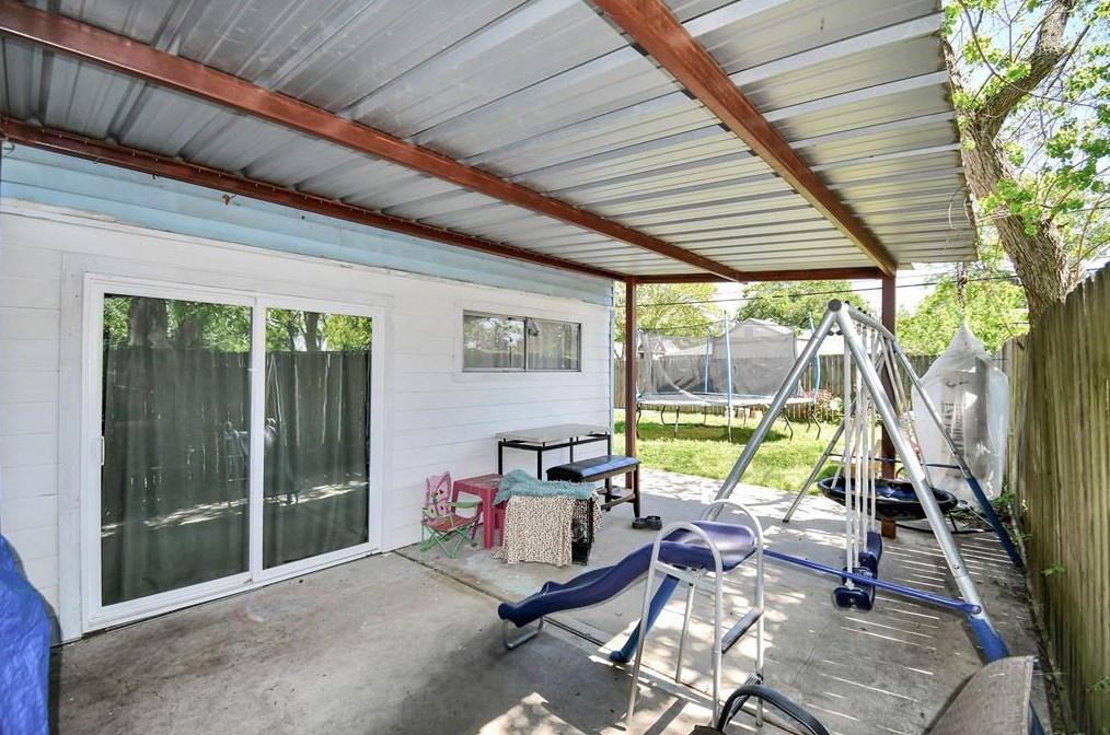 2306 Garvey Dr, Pasadena TX 77506-2906 exterior