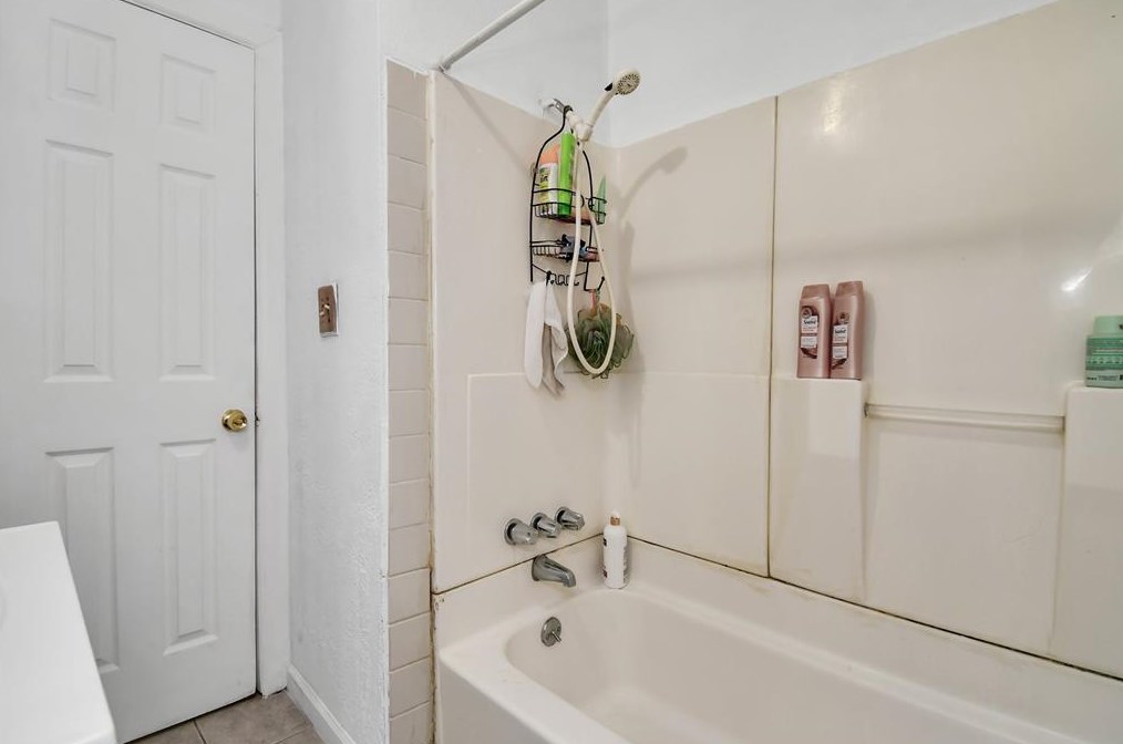 2306 Garvey Dr, Pasadena TX 77506-2906 exterior