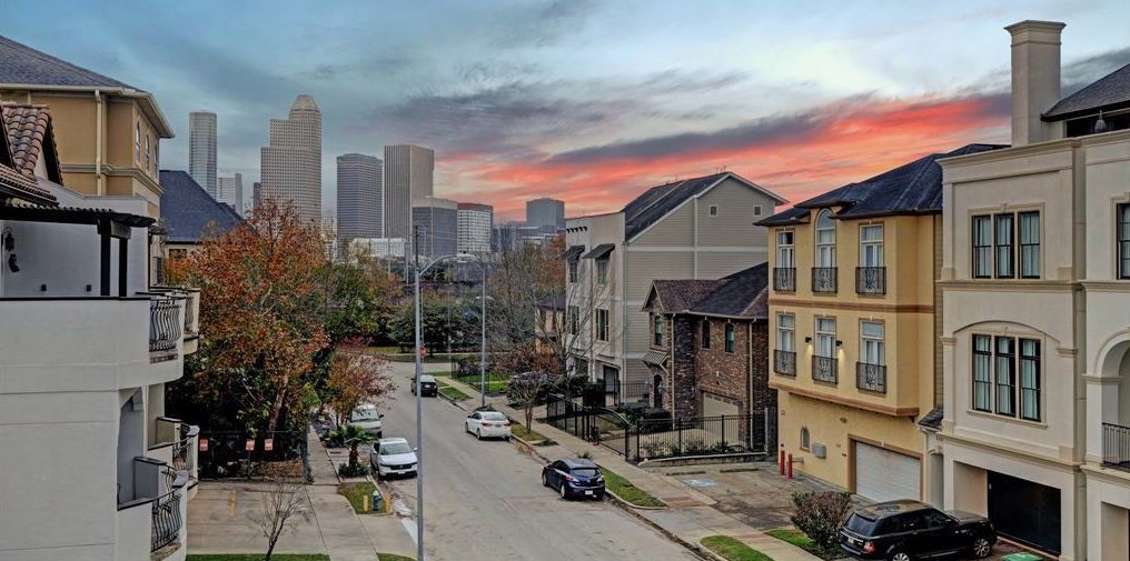 408 Bell St, Houston TX  77019-4435 exterior